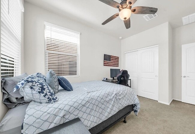 Building Photo - 17255 W Cavedale Dr