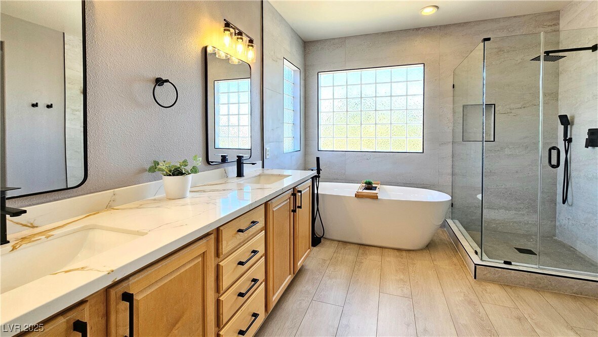 Foto principal - 326 Carlisle Crossing St