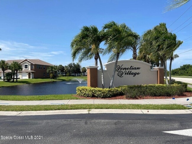 Entrance - 1020 Venetian Dr