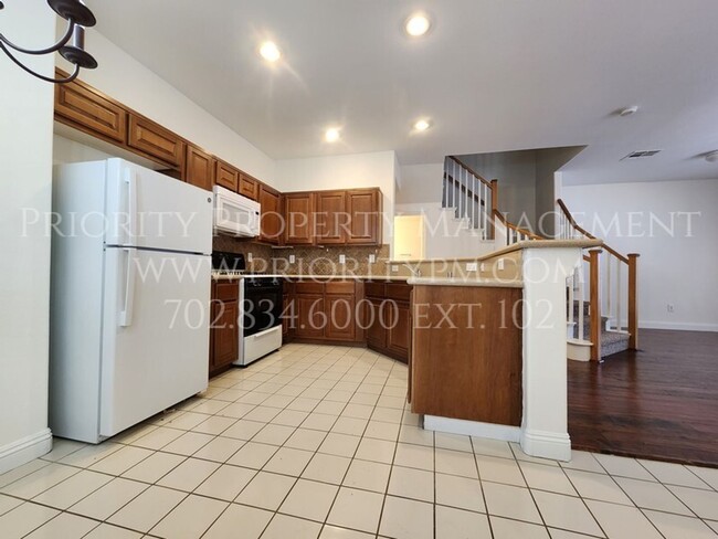 Building Photo - ~BEAUTIFUL ELKHORN HIGH NOON CONDO! FRESHL...