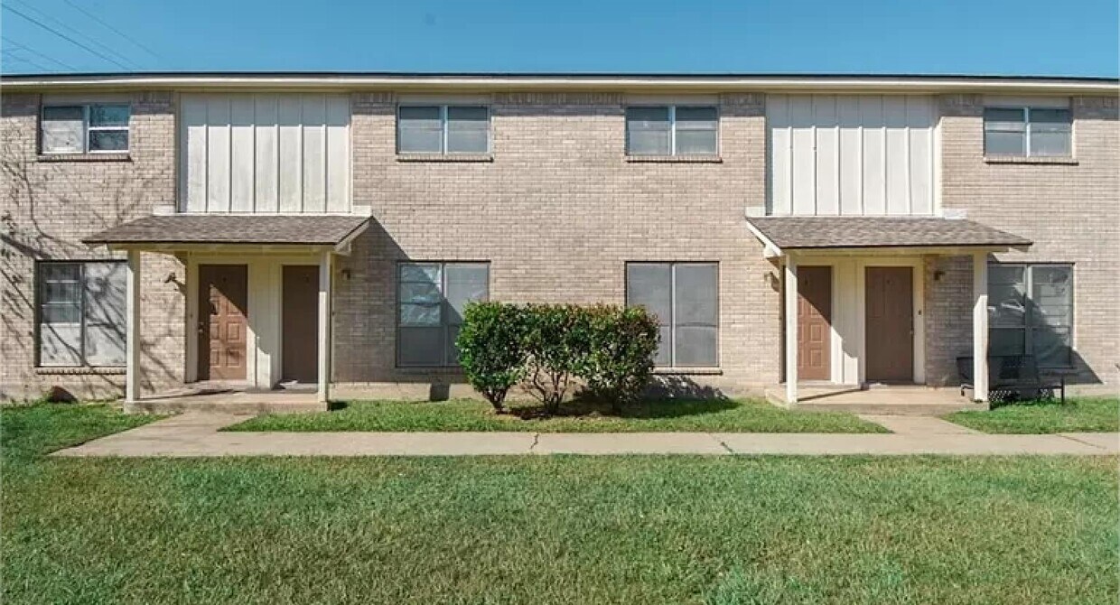 Foto principal - 127 Regency Ave