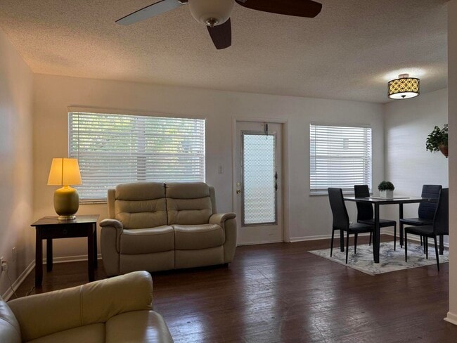 Building Photo - 1225 NW 21st St