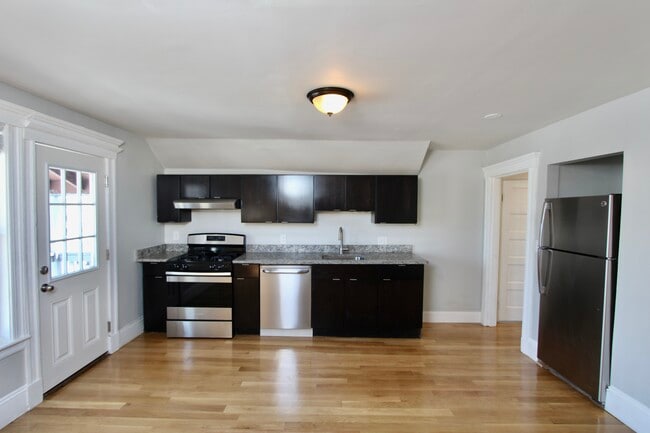 Building Photo - 508 Revere St