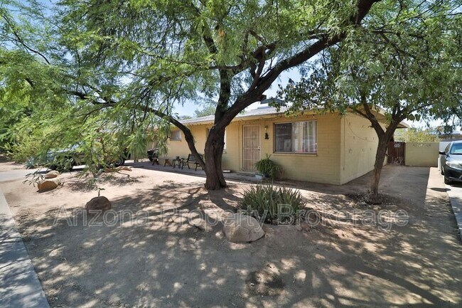 Photo - 2110 S Granada Dr Apartment