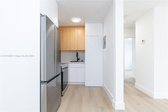 Foto del edificio - 1266 SW 6th St