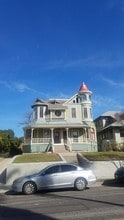 Building Photo - 1441 Carroll Ave