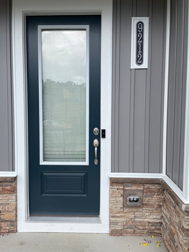Foto del edificio - 9212 St Charles Cir