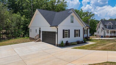 Building Photo - 518 Woods Drive
