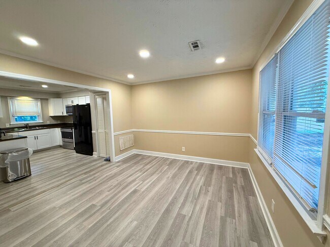 Building Photo - 107 Courtneybrook Trail