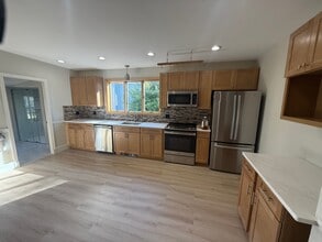 Building Photo - 48 Shannon St