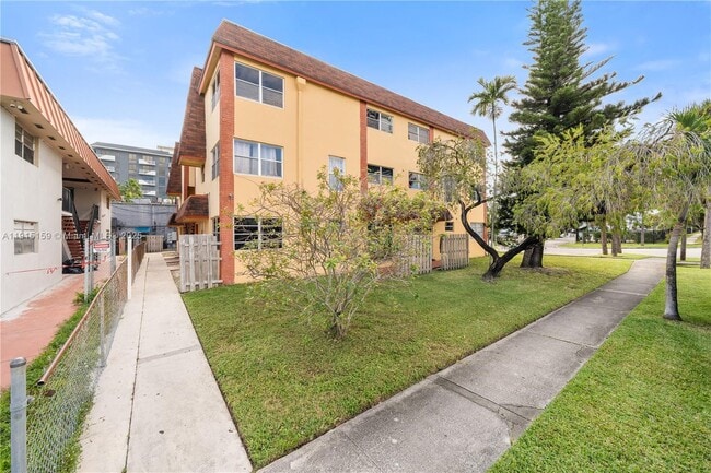 Building Photo - 2301 NE 170th St