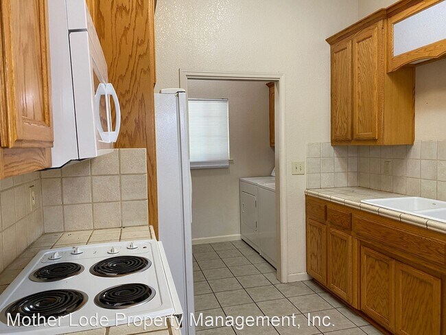 Building Photo - 3 br, 2 bath House - 35 Saratoga