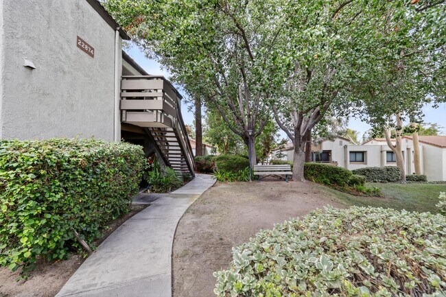Foto del edificio - 2 Spacious Bedroom Diamond Bar Condo for L...