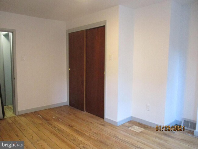 Building Photo - 419 Gaskill St