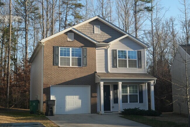 Foto del edificio - 2015 Tarzi Ln