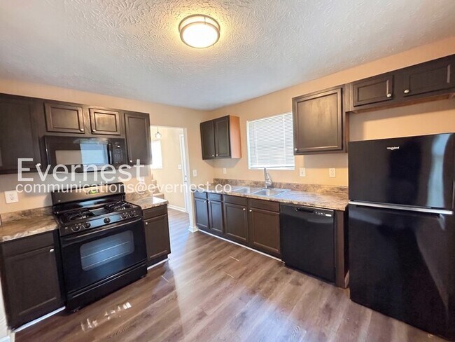 Foto del edificio - 6607 Ivy Log Dr SW