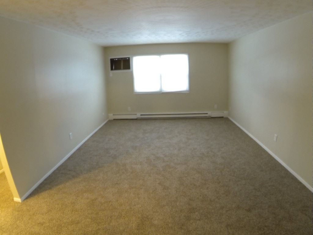 Primary Photo - 2 br, 1 bath Apartment - 694 Robinson Road