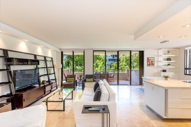 Building Photo - 141 Crandon Blvd