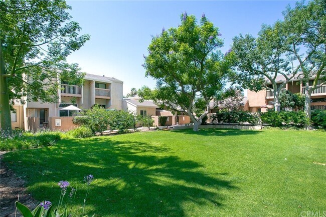 Building Photo - 2953 Pembroke Ct