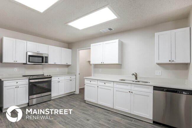 Foto del edificio - 6839 Flaming Ridge Dr