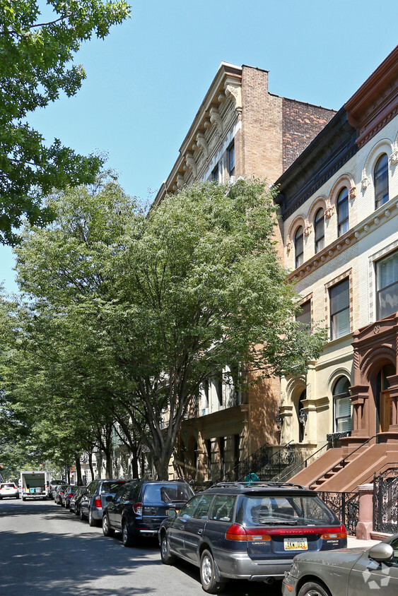 Building Photo - 551 W 149th St