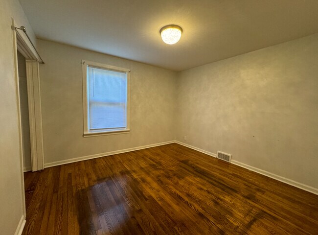 Building Photo - 7921 Lotus Ave