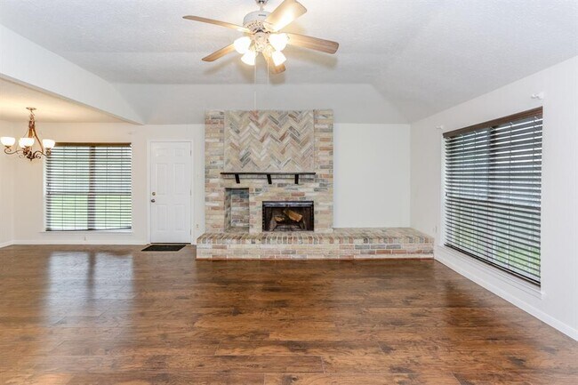 Building Photo - 619 Shenandoah Dr