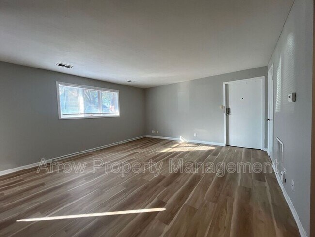 Foto del edificio - 440 Moffitt St