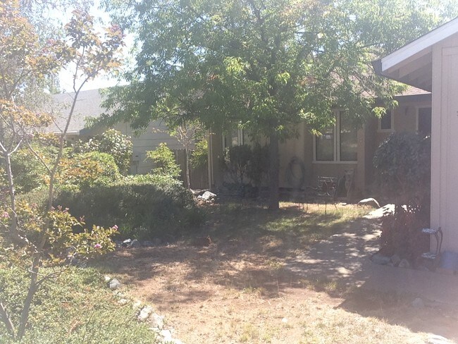 Building Photo - 137 Arcadia Dr