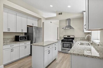 Building Photo - 7261 Harbor Way