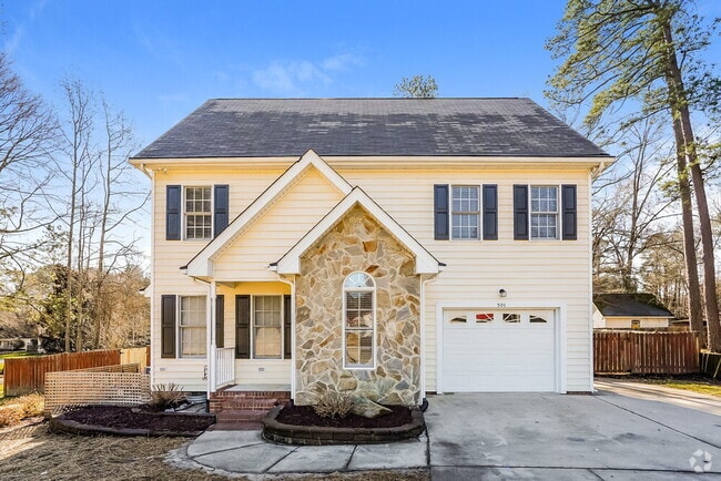 Building Photo - 501 Woodland Rd