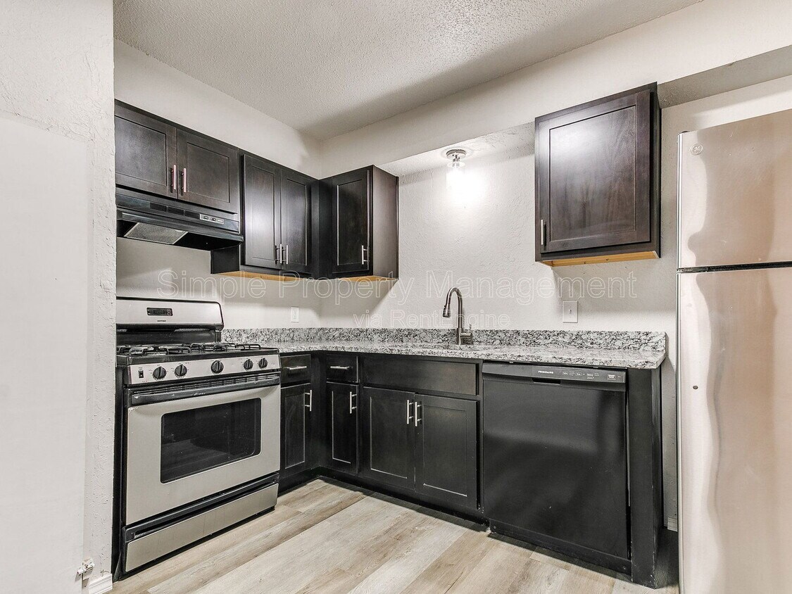 Foto principal - 5832 NW 31st Terrace