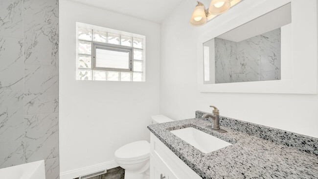 Building Photo - 3704 W 57th St