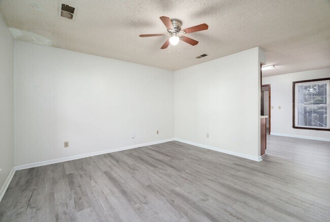 Foto del edificio - 118 Roberta Dr