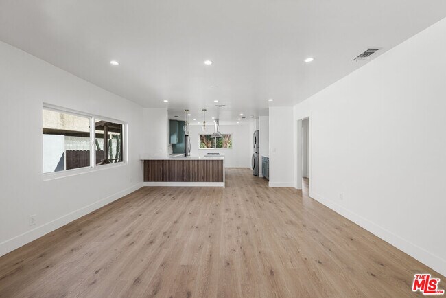 Foto del edificio - 238 Thorne St