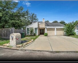 Building Photo - 13014 Skymeadow Dr