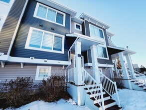 Building Photo - 140 Youville Dr E Northwest