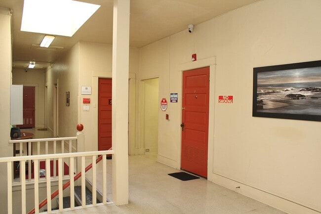 Building Photo - 12610 SW Farmington Rd