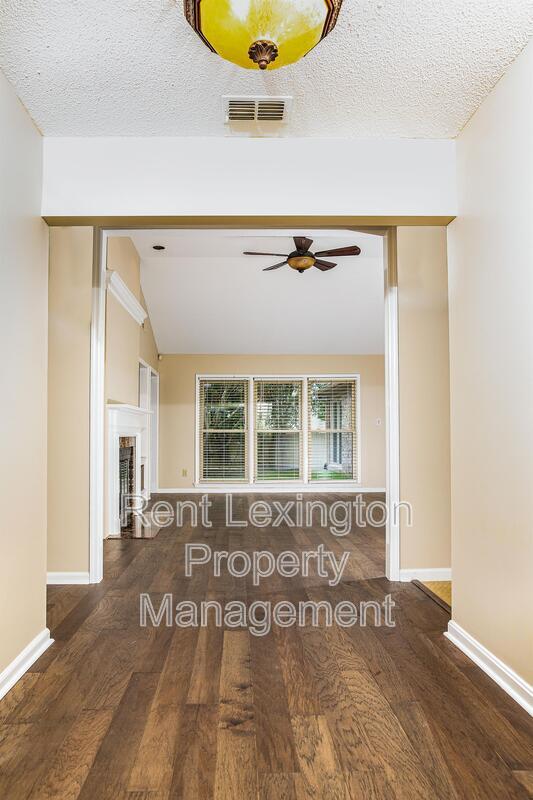 Building Photo - 4661 Saron Dr