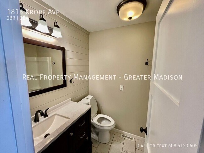 Foto del edificio - Amazing Home for Roommates - 2 of Everything!