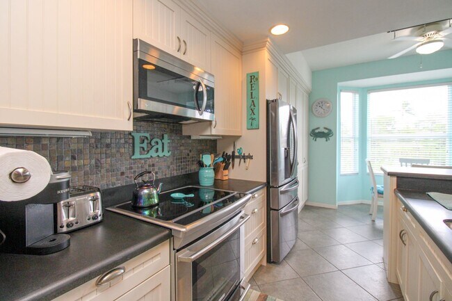 Foto del edificio - **SEASONAL FURNISHED RENTAL**TRANSFERABLE ...