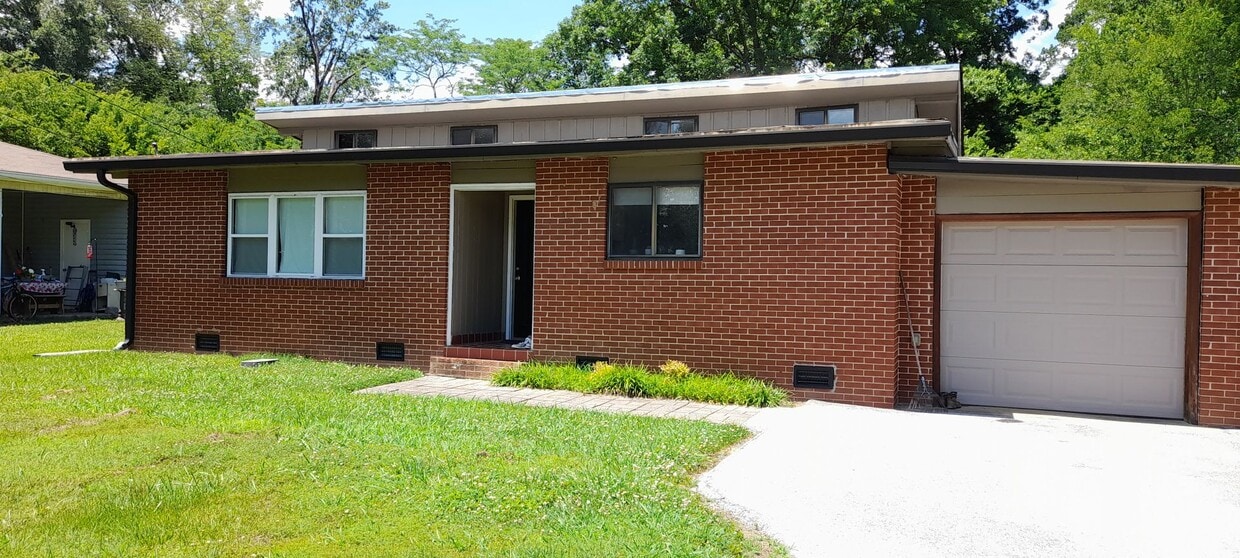 173 Steele Rd, Rossville, GA 30741 House Rental in Rossville, GA