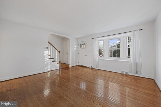 Foto del edificio - 132 Overbrook Rd