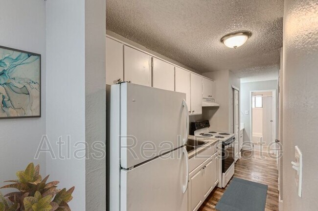 Foto del edificio - 4510 W St Clair Pl