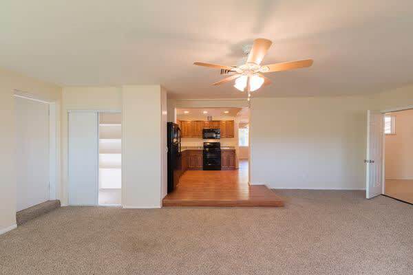 Foto del edificio - 3335 E Sheridan St