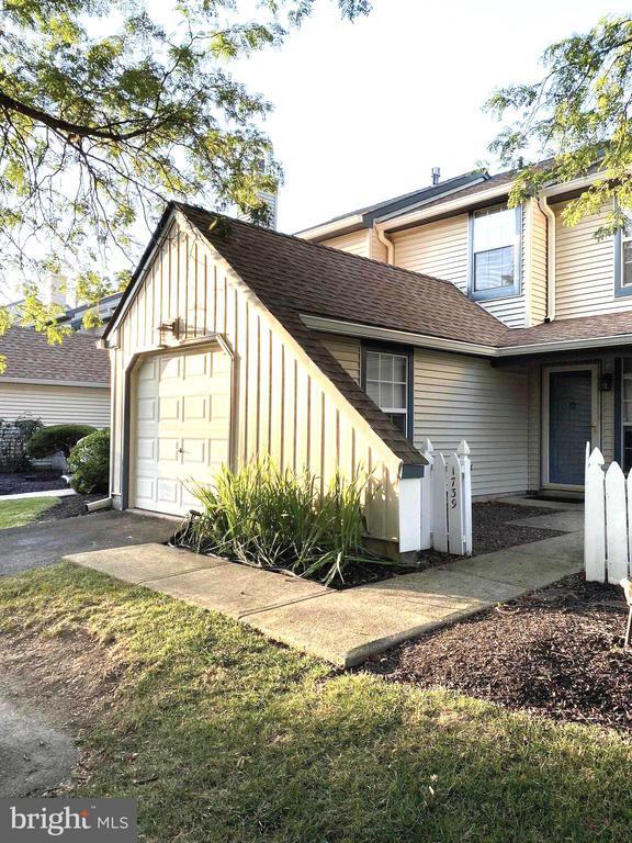 Foto principal - 1739 McNelis Dr