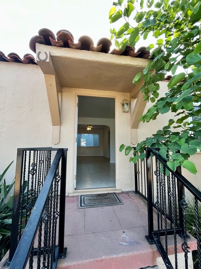 Building Photo - Downtown Encinitas 2BD home