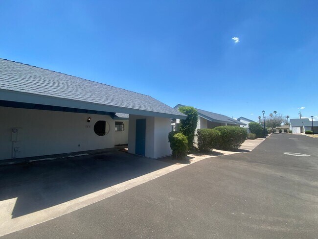 Building Photo - Updated 2 Bed/2 Bath Condo in Great Mesa L...