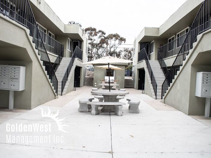Foto del edificio - 2214 1/2 Grand Ave