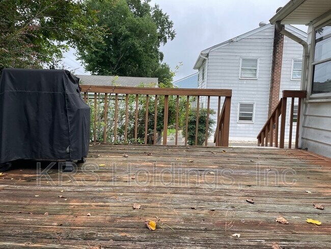 Foto del edificio - 157 Sheppard Dr